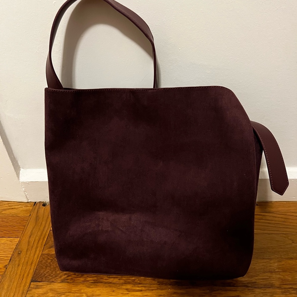 House of Harlow 1960 Rich Burgundy Messenger Bag - Picture 2 of 3